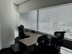 Gateway East (D7), Office #496475001